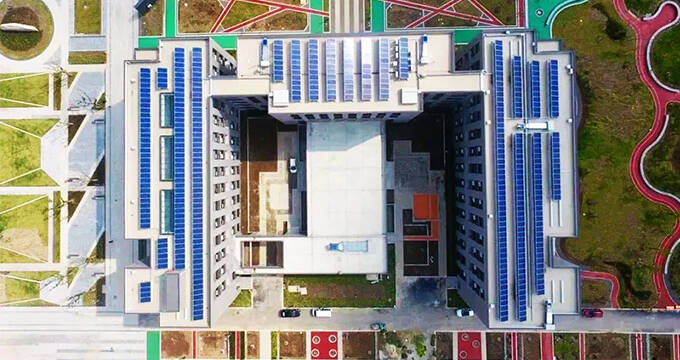 美しい！ これらの大学の設置太陽光発電!