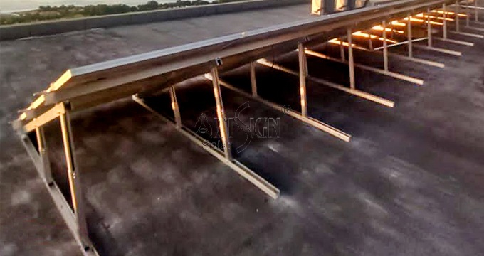 平らな屋根に取り付けるソーラー調節式アルミ製三角キットマウントシステム | アートサイン